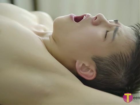 Oriental teenie Rubdown